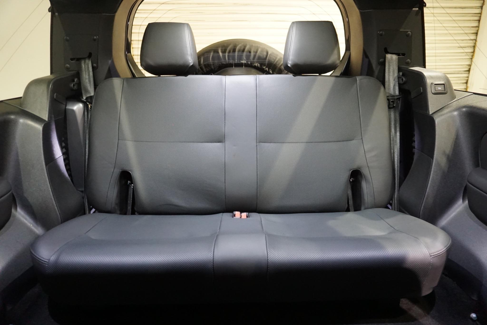 Land Rover Defender 90 3.0 D300 MHEV X-Dynamic HSE Hard Top SUV Auto 4WD SWB Euro 6 (s/s) 3dr